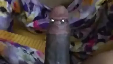 Desi bhabi sucking lover cock