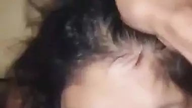 Delhi slut takes cum and pee on her face in hardcore sex