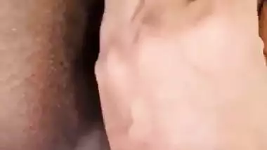 HD nude MMS of an Indian guy exploring his GF’s body