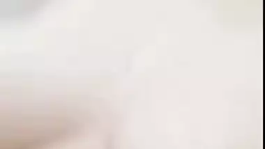 Bengali boudi pussy rubbing after nude bath selfie