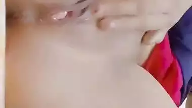 Beautiful nude show with fingering of sexy Indian girl