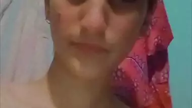 Slim desi horny girl fingering pussy viral nude