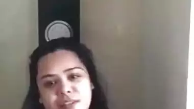 Gorgeous Desi aunty with huge XXX breasts fools around in bathroom