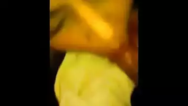 Beautiful Delhi girl gives amazing blowjob to boyfriend