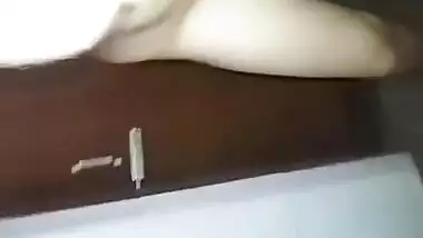 Pretty Desi girl satisfies boyfriend's XXX fantasy filming herself