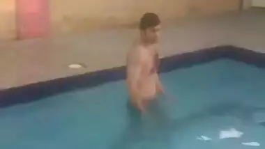 pakistani couple in pool naked
