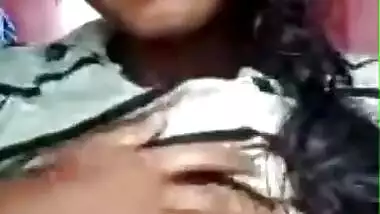 Sexy Girl Shows her Boobs