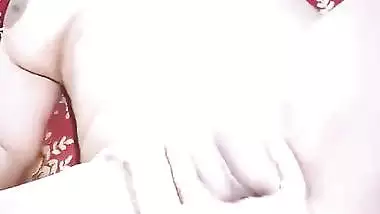 Slutty randi pussy fingering by client before fucking