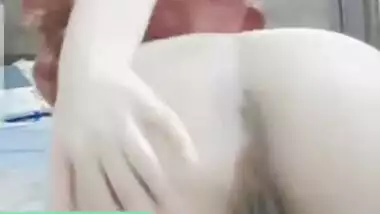 Cute paki girl showing boobs and pussy