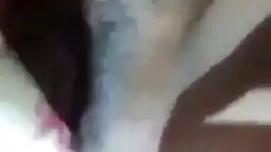 Nude desi Muslim lady fucks her pussy with a plastic dildo