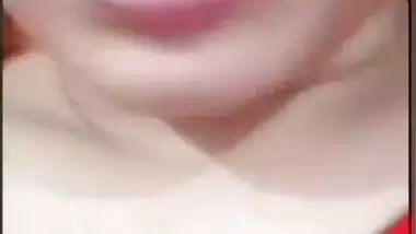 Sexy bhabhi nude breasts showing on video call