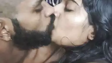 Mallu girl kissing her lover and big boobs showing
