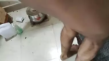 മലയാളി കഴപ്പ് തീർക്കുന്നു