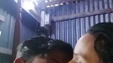 Dhaka guy boob presses and kisses in desi x video