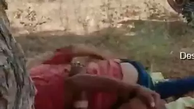 Desi village aunty caught fucking in khet