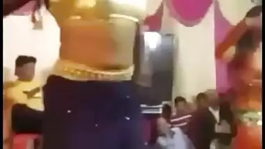 Oops moment with Arkestra dancing girl