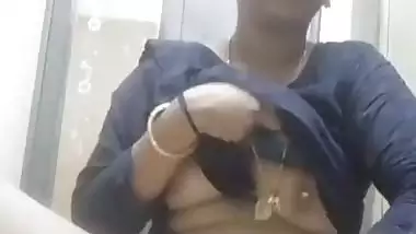 Married young bhabhi pushing finger in shaved pussy