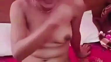 Guy bangs his 19-year-old dehati GF in a hotel room