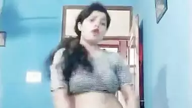 Bubbly navel babe anuradha chubby navel belly button show